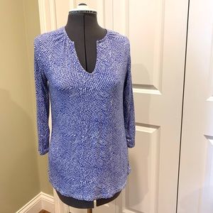 Tunic top in lavender snake print